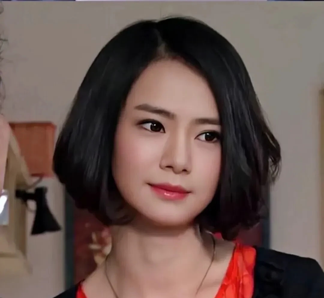 在拍摄《夏家三千金》时,戚薇饰演了夏友善这一角色,戏份很重