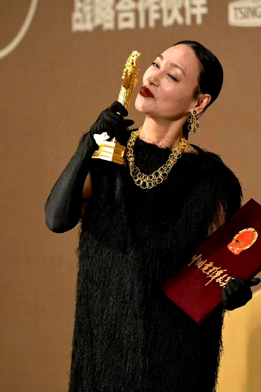"这话太真实了,老戏骨求戏演,资源咖挑戏演