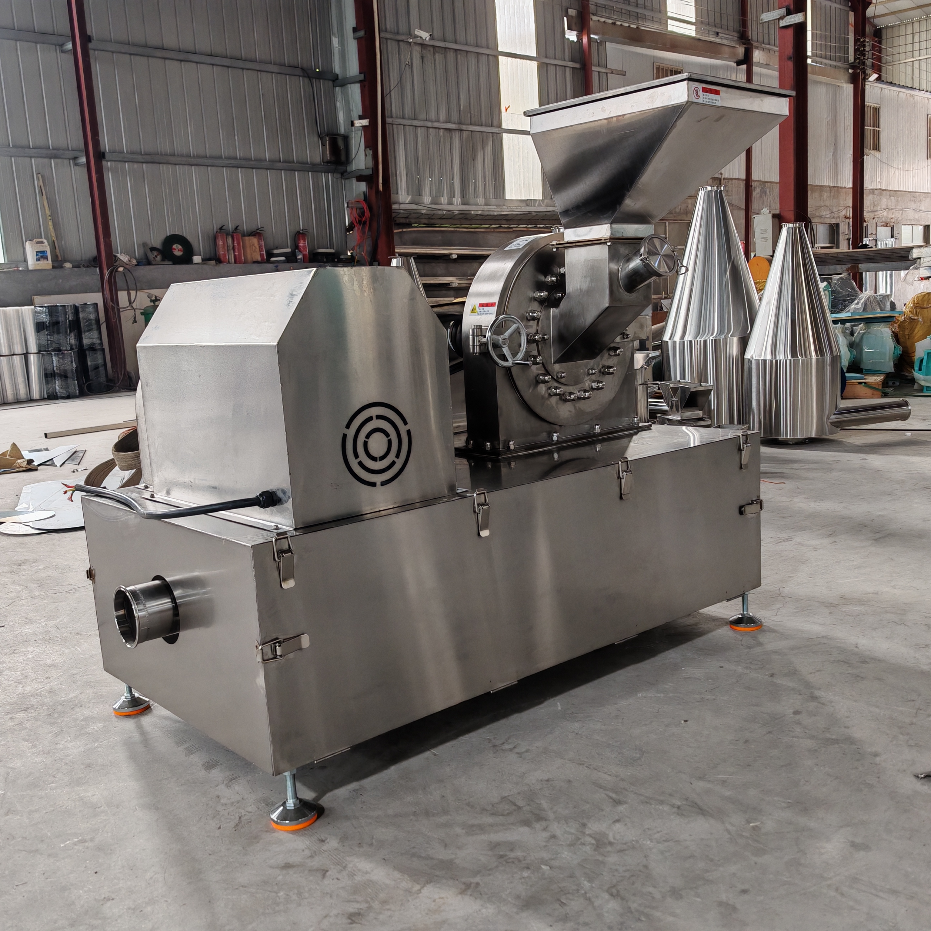 门诊部,保健品厂等,可对各种中草药进行粉碎处理,以满足中药配方,制剂