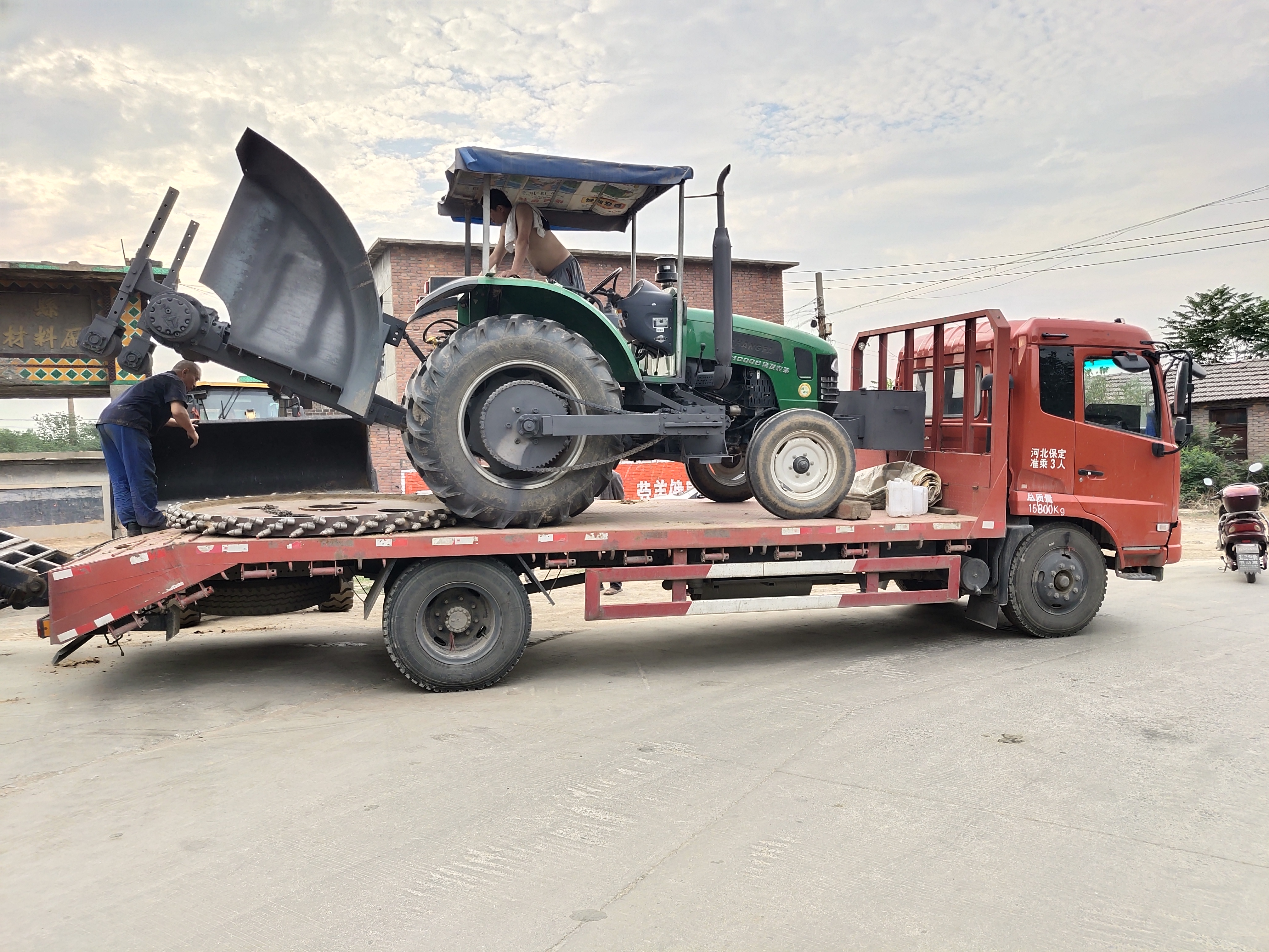 路沿石水泥路面开沟机 电缆线地下铺设开槽机 水泥地埋管道开沟机