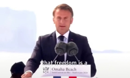 主持纪念仪式的法国总统马克龙提议,为抵御侵略的乌克兰人民和总统泽
