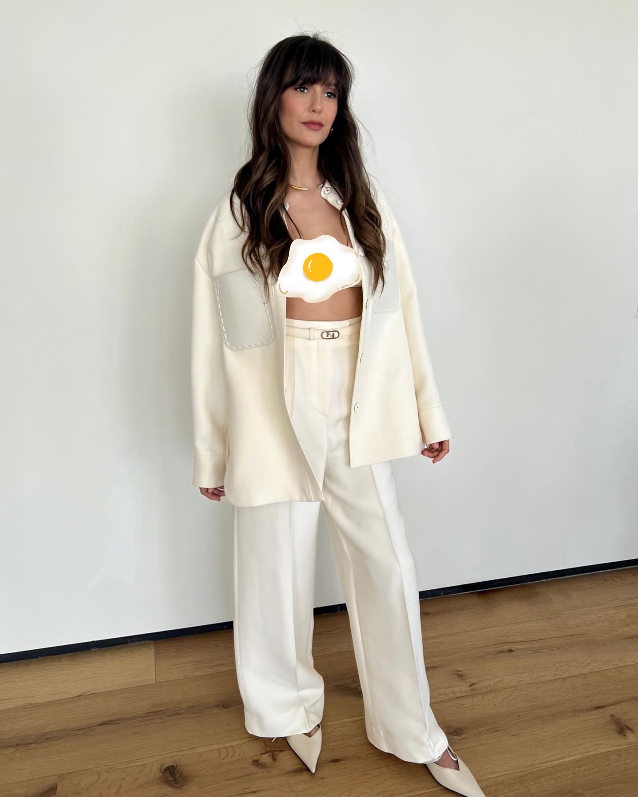 吸血鬼日记主演妮娜杜波夫 因为车祸所以在家养伤 如今胖了一点确实