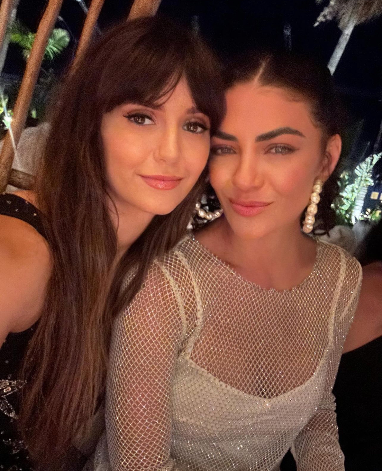 吸血鬼日记主演妮娜杜波夫 因为车祸所以在家养伤 如今胖了一点确实