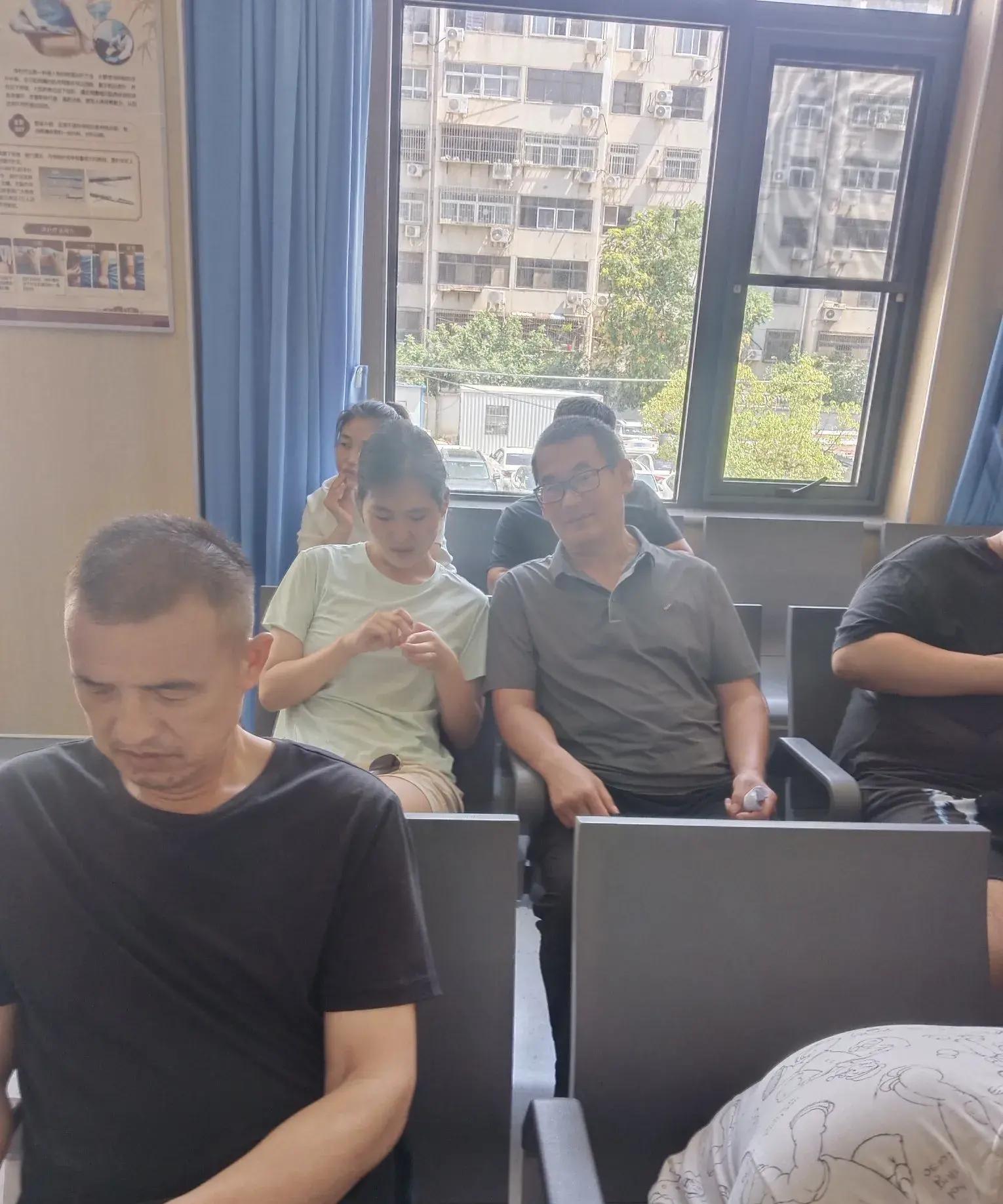 7月3号女儿面试体检体测结束从警察学院独自打滴滴回来的路上听女儿