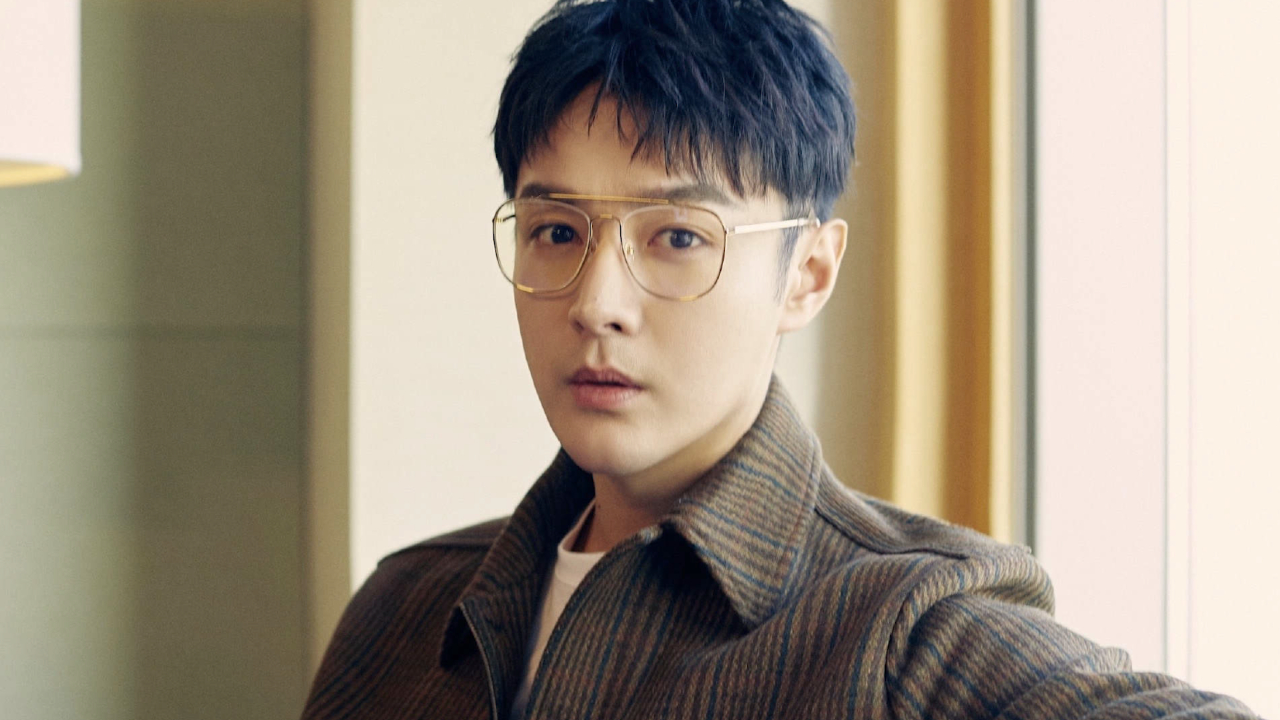 8月19日,网上突然爆出张昊唯可能涉及税务和个人作风问题,这消息一