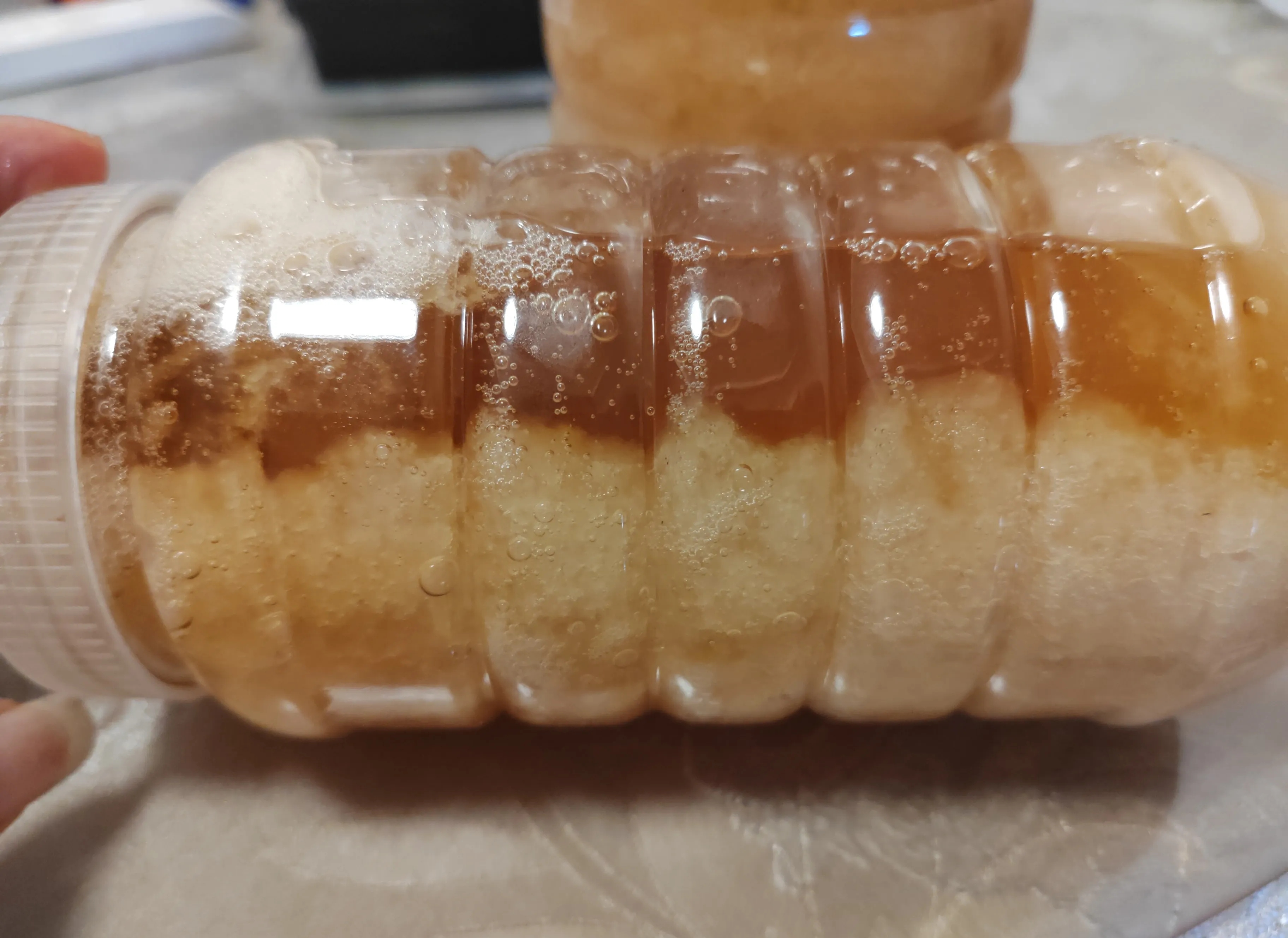 蜂蜜结晶几年后还能吃吗(蜂蜜时间长了结晶了怎么办)