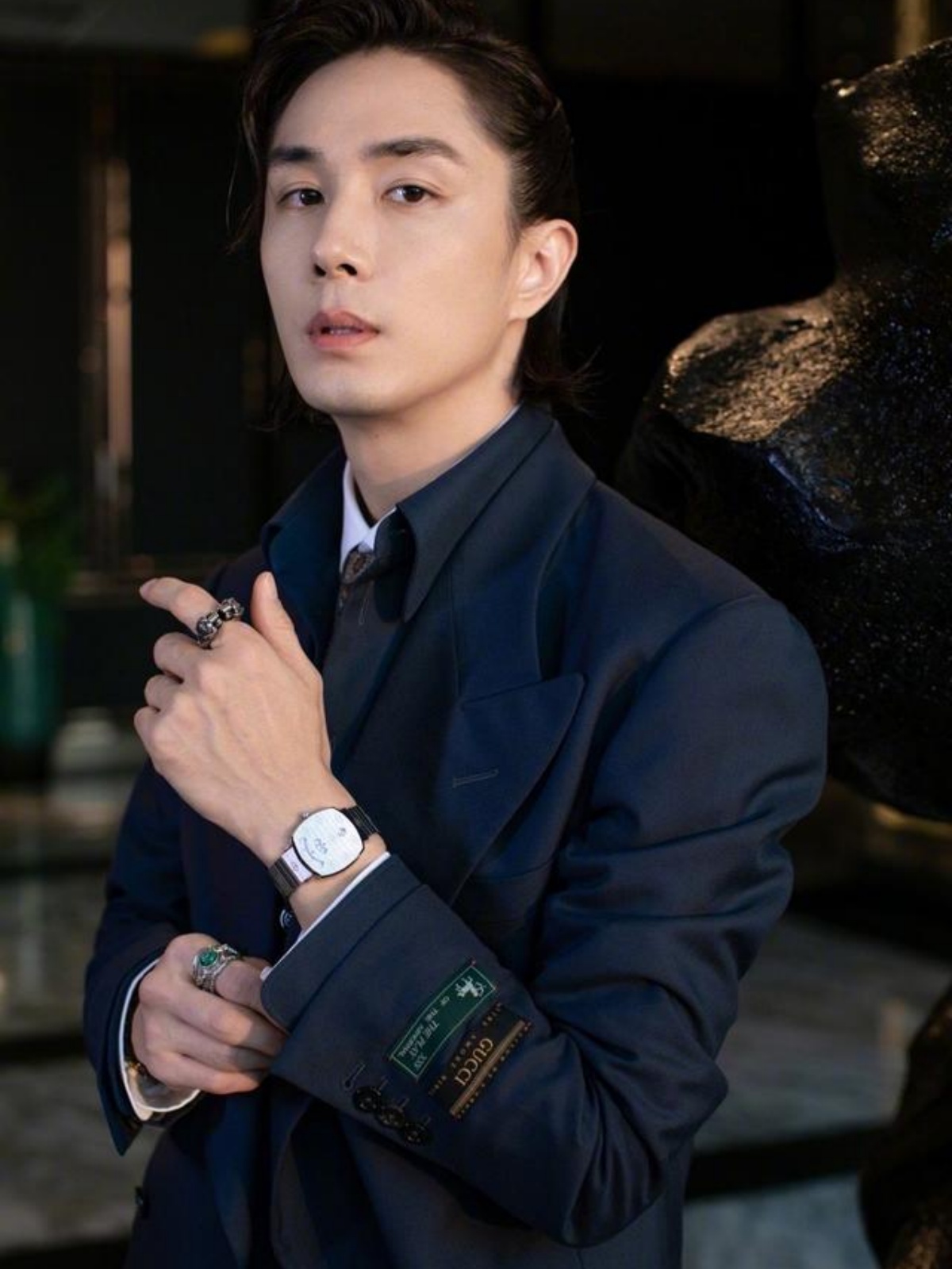这一细节展现了家庭关系的微妙变化,也透露出李承铉对家庭和睦的渴望