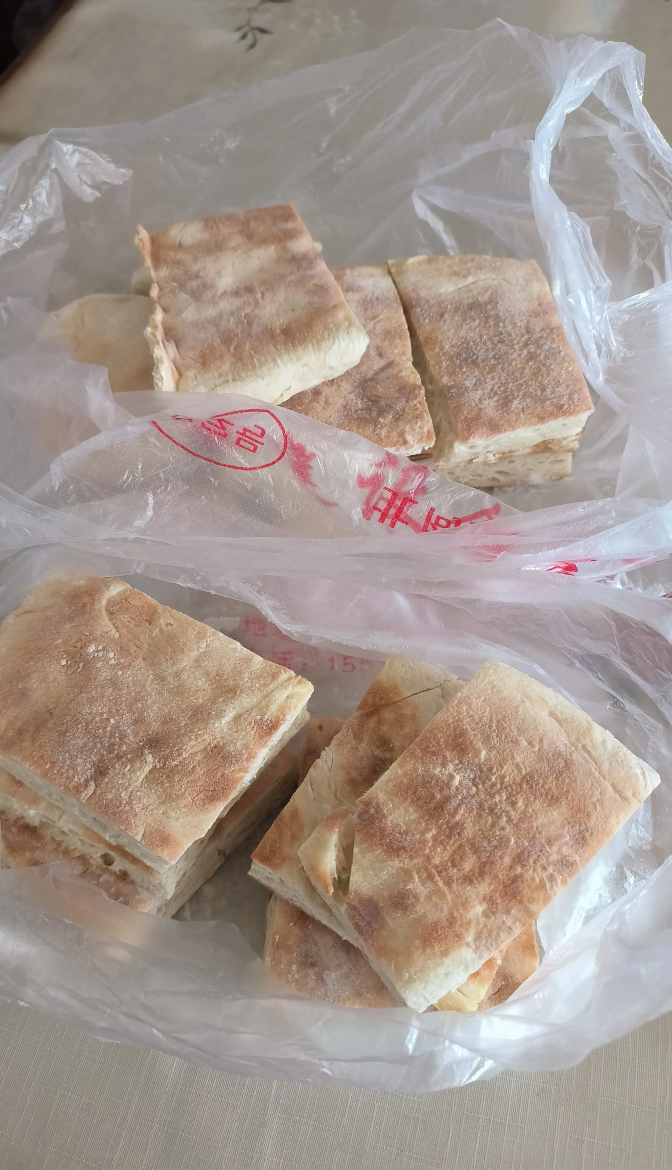 每次从婆婆家回来冰箱里总是堆满了蔬菜和大饼让我好烦恼