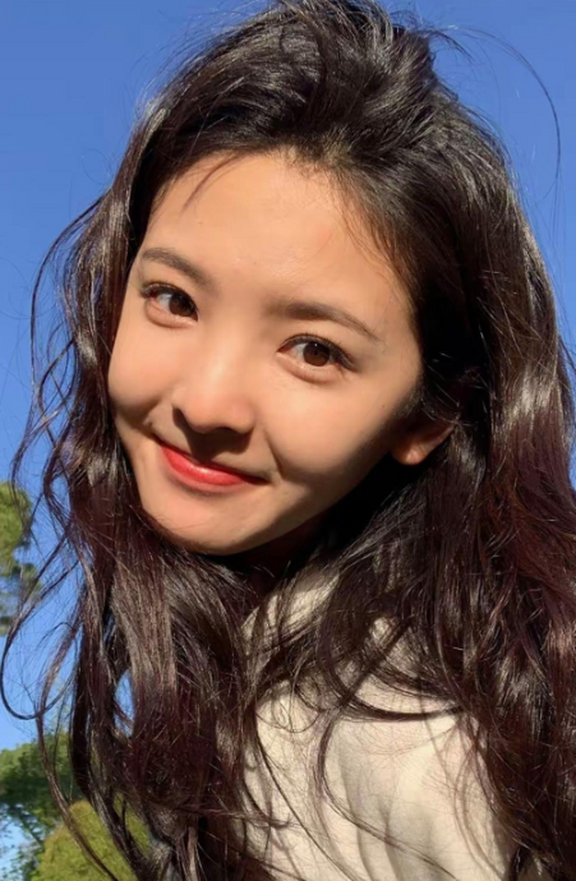 作为95后内地女演员,章若楠这颜值是非常高的#动态连更挑战