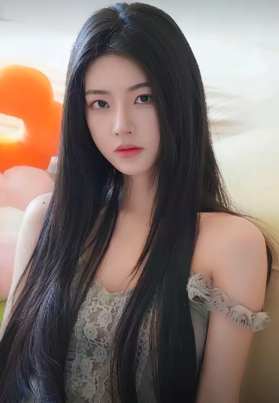 气质高冷的黑长直女神