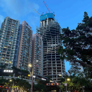 今天来聊聊深圳那栋让人看了都会带点疑惑的楼,不得不说,这设计师可真