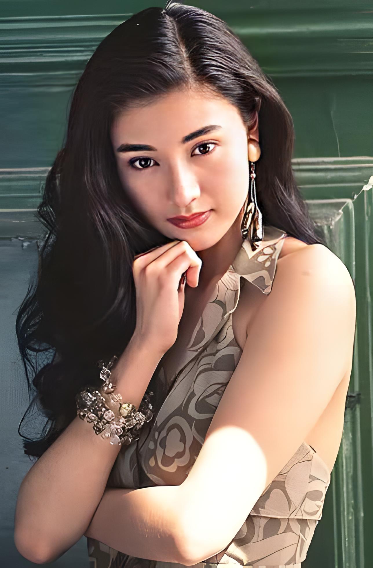 抖音李嘉欣高清壁纸=抖音李嘉欣是做什么的