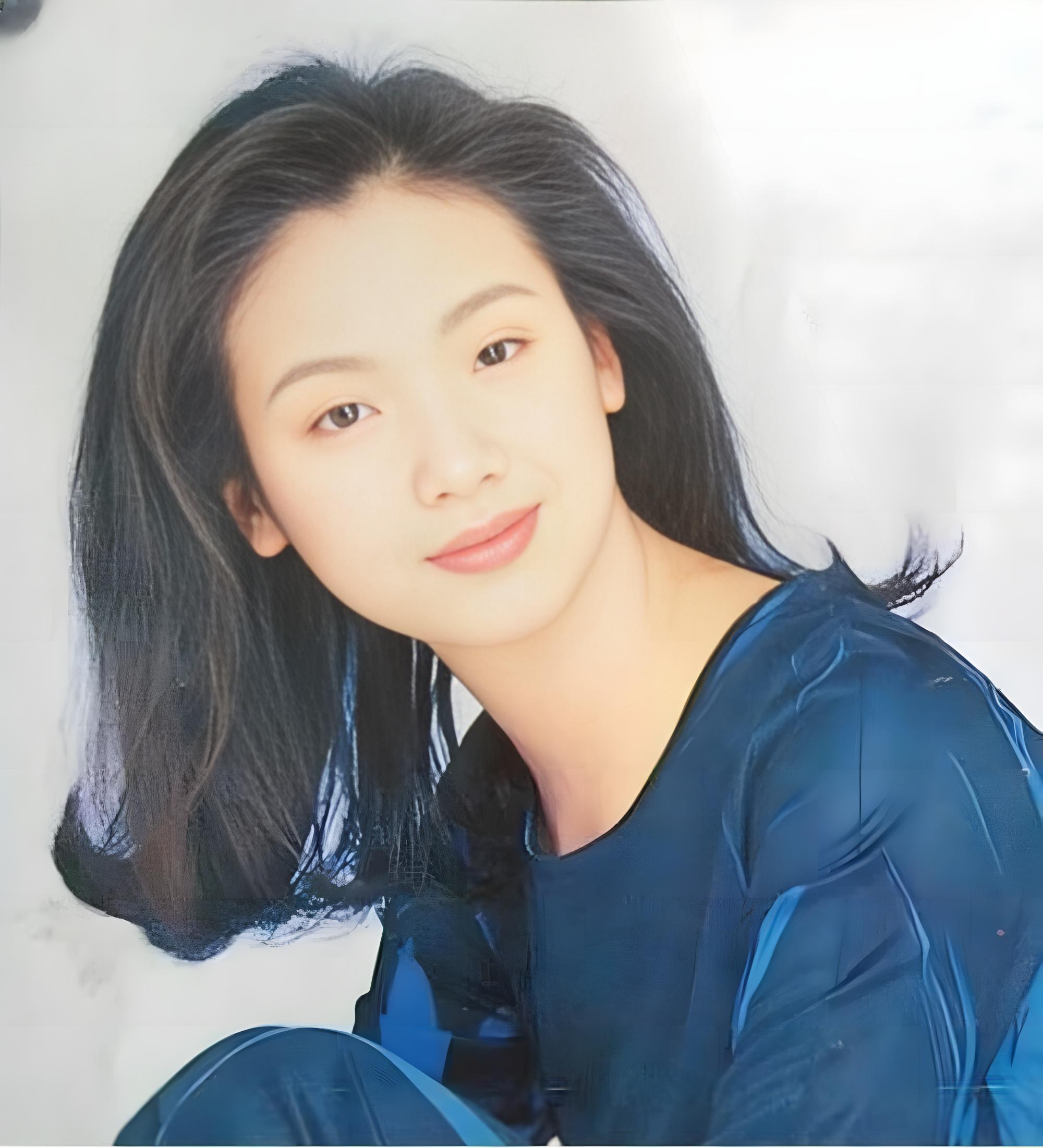 9张年轻时期的吴倩莲,低调和淡然也能衬托出不一样的美丽