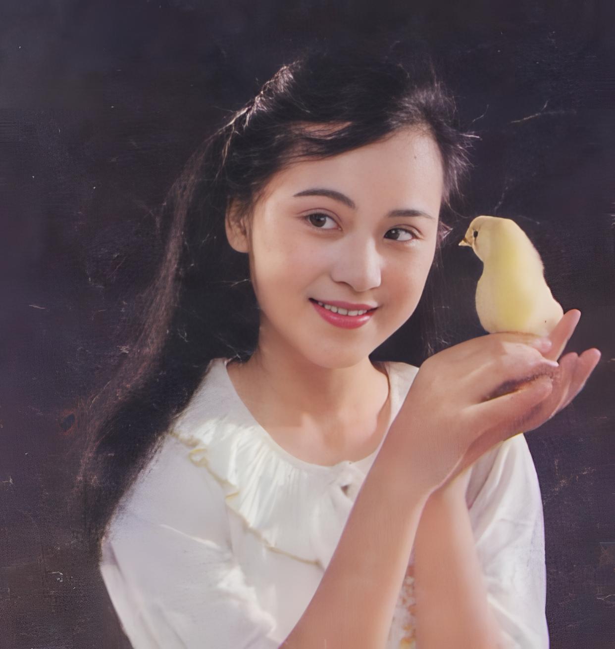 80年代一个萌萌的可爱小美女