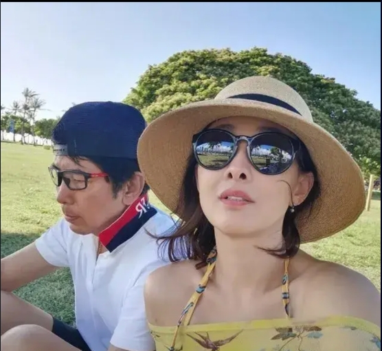韩雪老公的照片表示可惜,为什么这么漂亮的女明星一定要找一个大近20