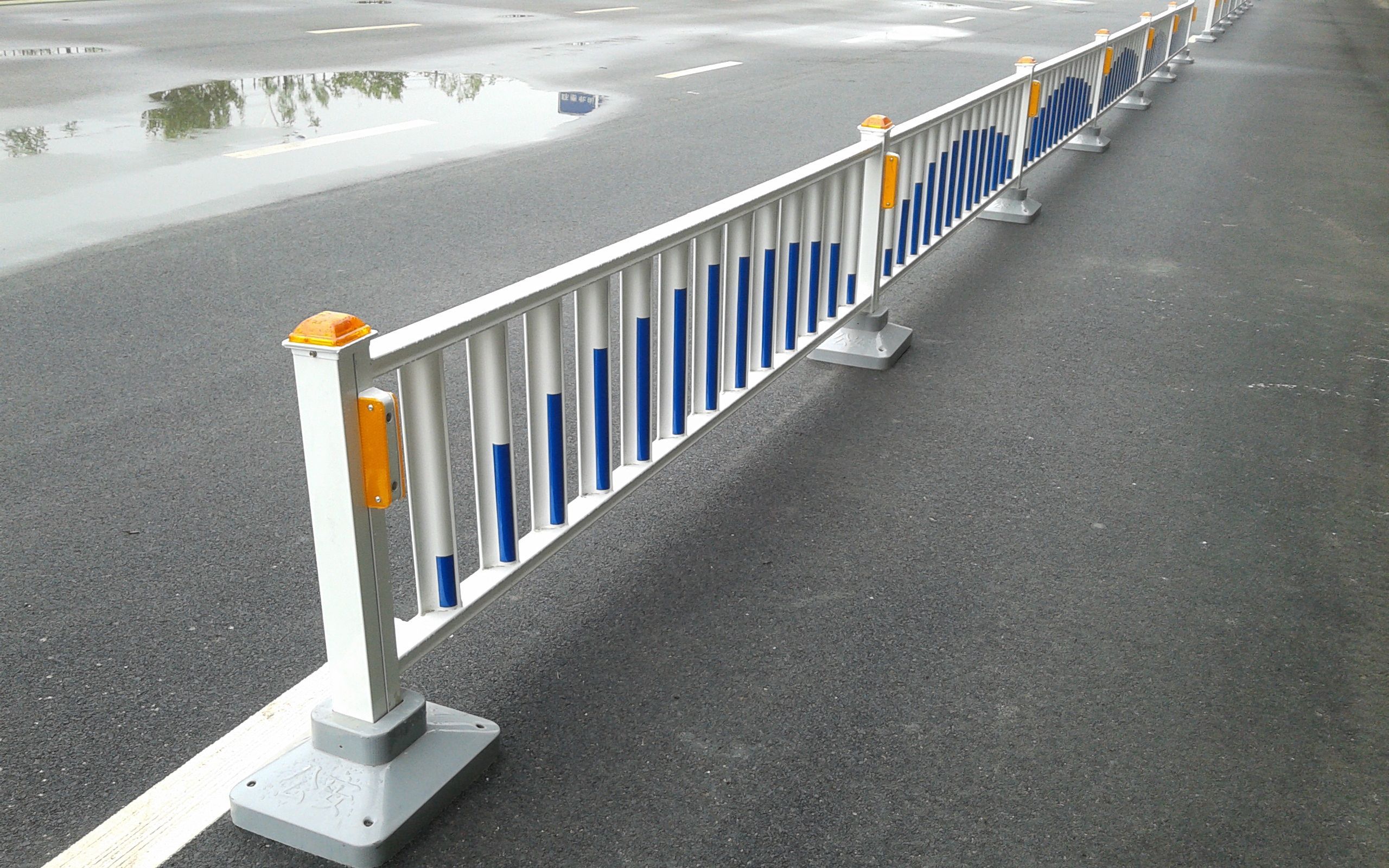 道路安全设施