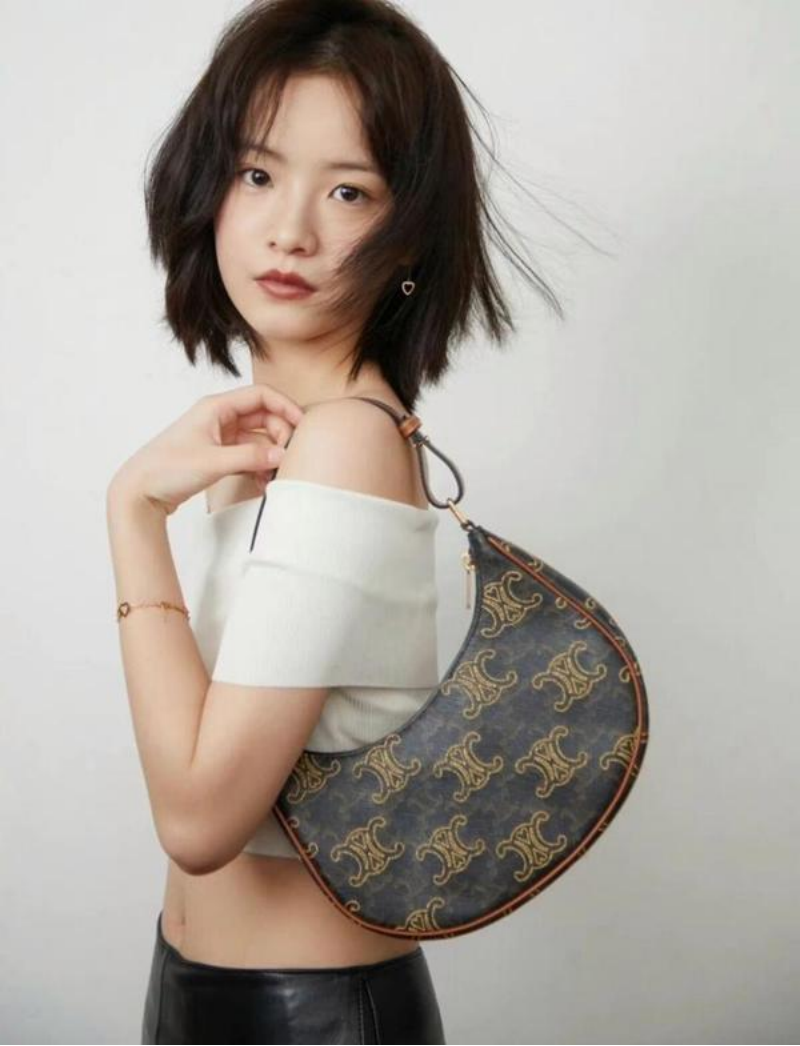 00后小花李庚希拿影后了?