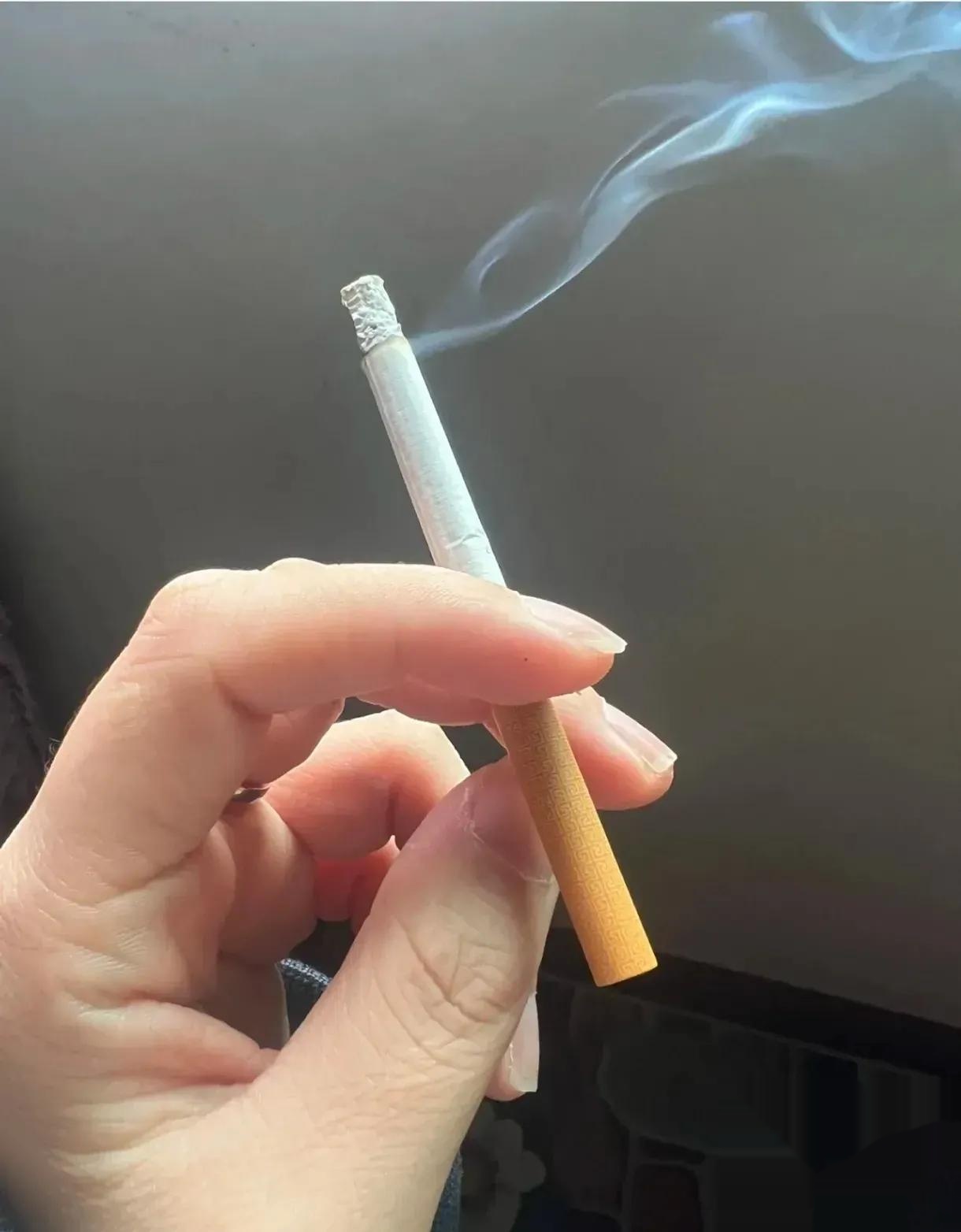 抽烟的男人,40岁后总想戒烟