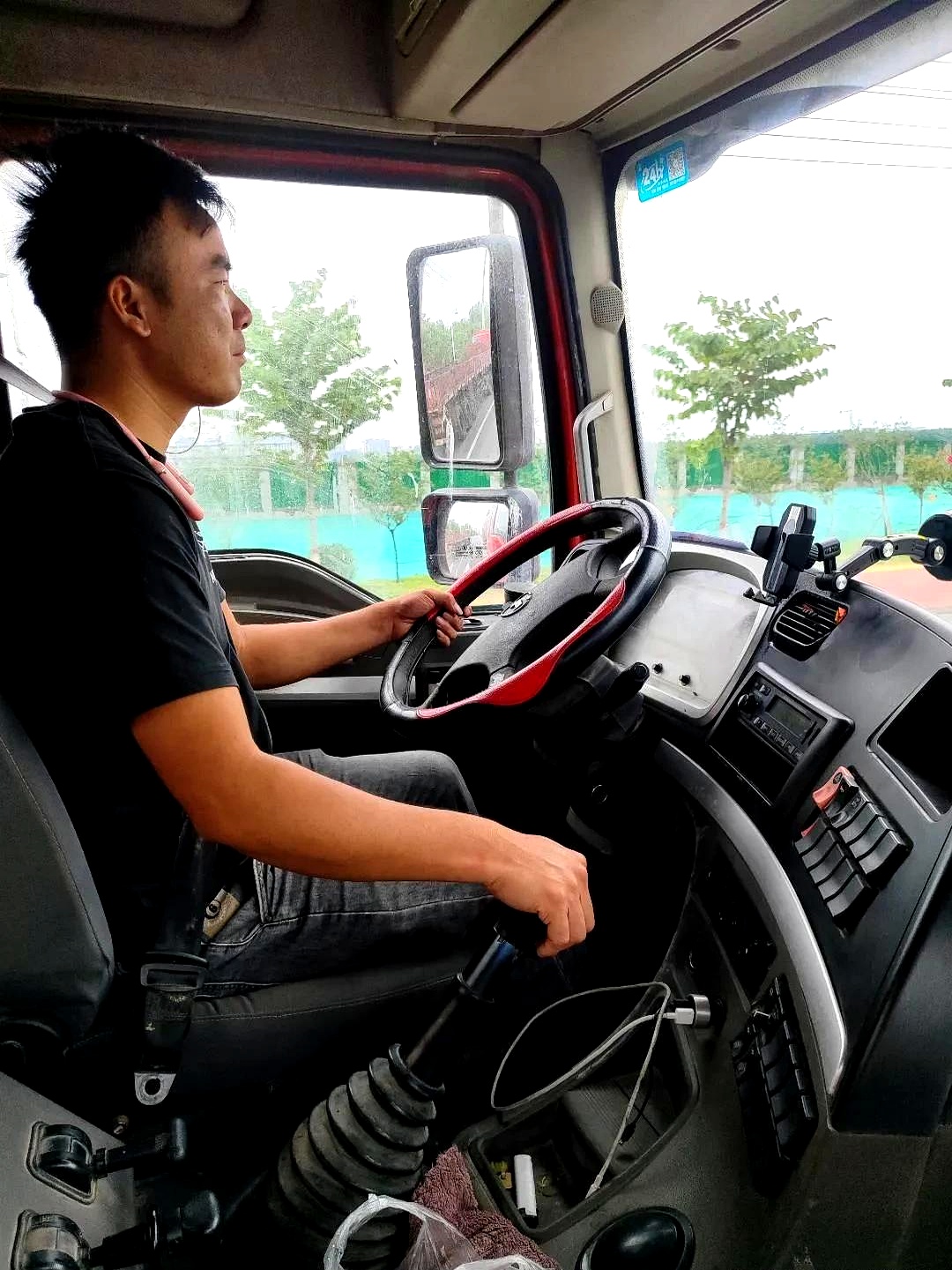 喝了三年的红牛,开大车时喝一天两瓶