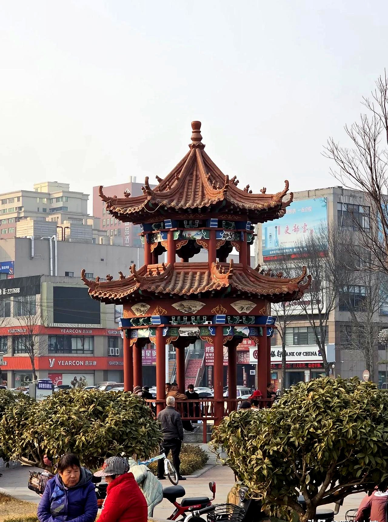 那年新婚不久第一次包饺子,我梗着脖子非要和面,案