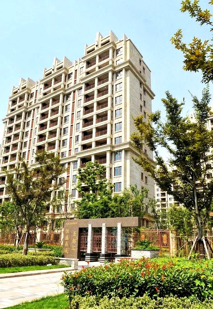 咚咚咚敲门声,我闻声开开门,脑袋立马嗡嗡作响,原来