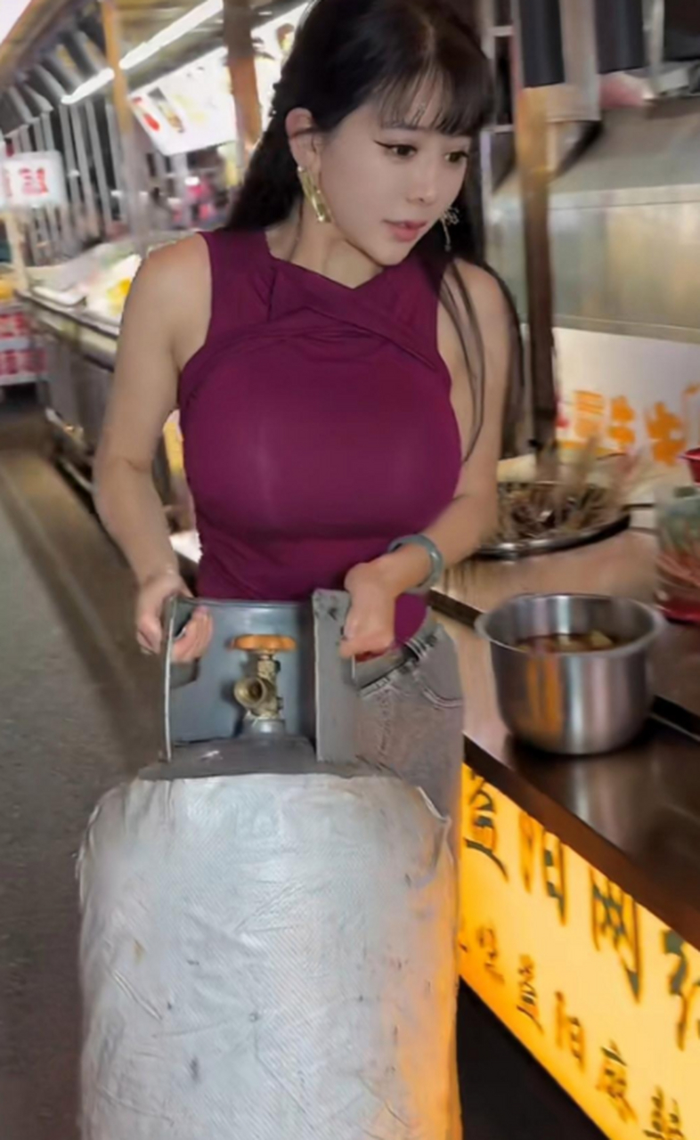 谁说女孩子拧不开瓶盖,我小姨徒手提煤气罐#动态连更挑战