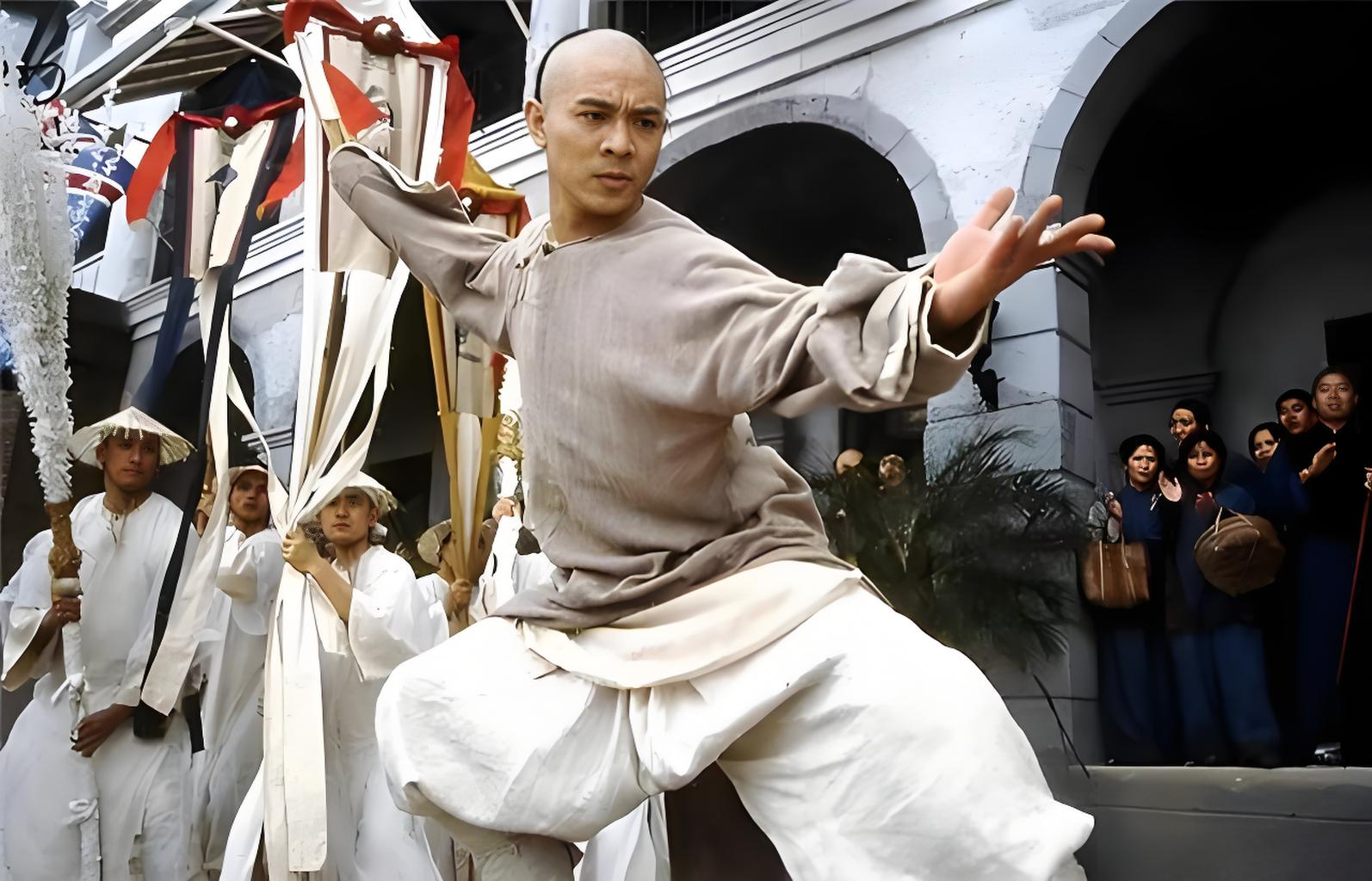 黄飞鸿去世后,妻子晚年回忆:他长相怪异,我们没啥夫妻感情