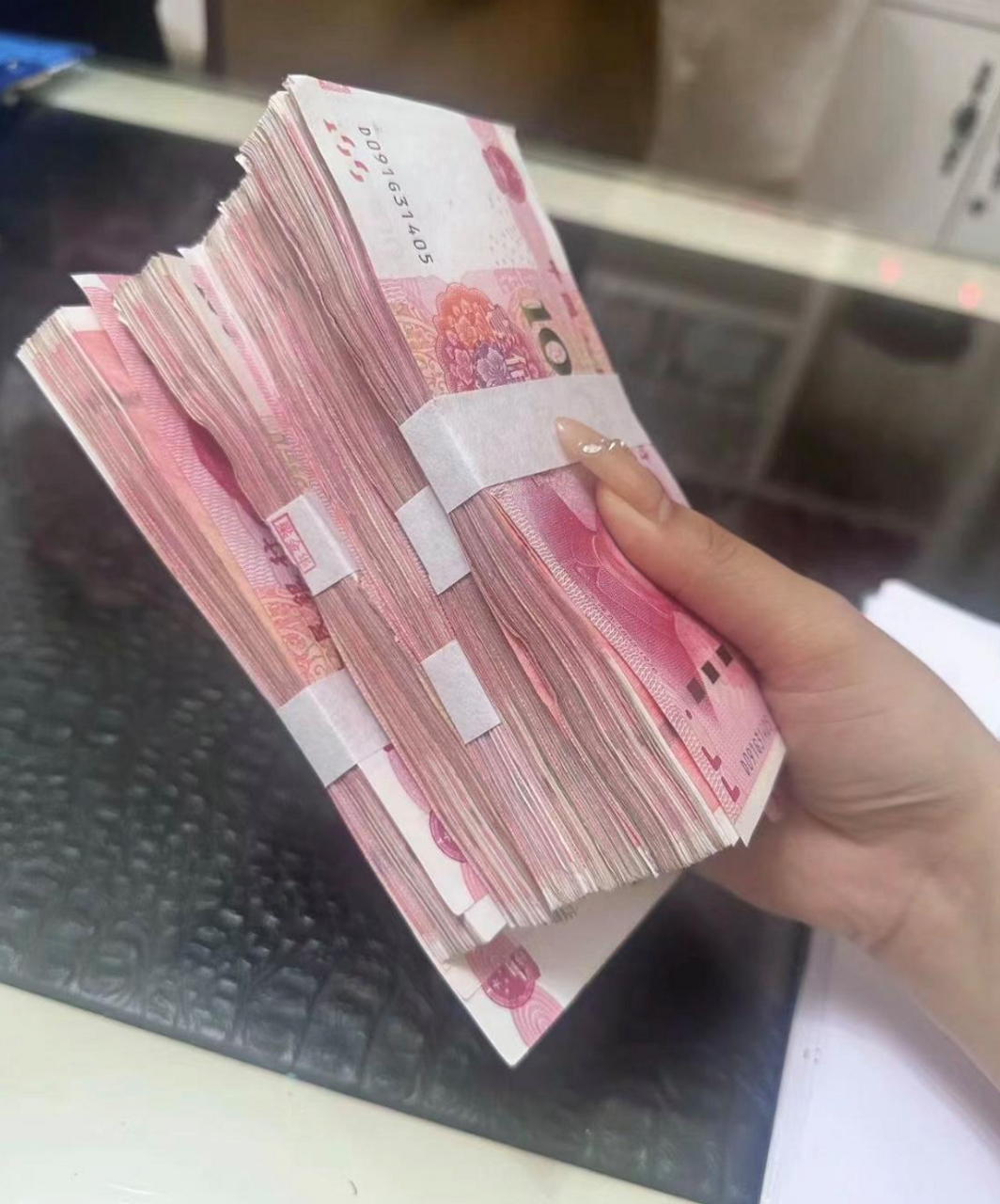 5,有房子但没车,每个月还得还3000块房贷. 我感觉这样的