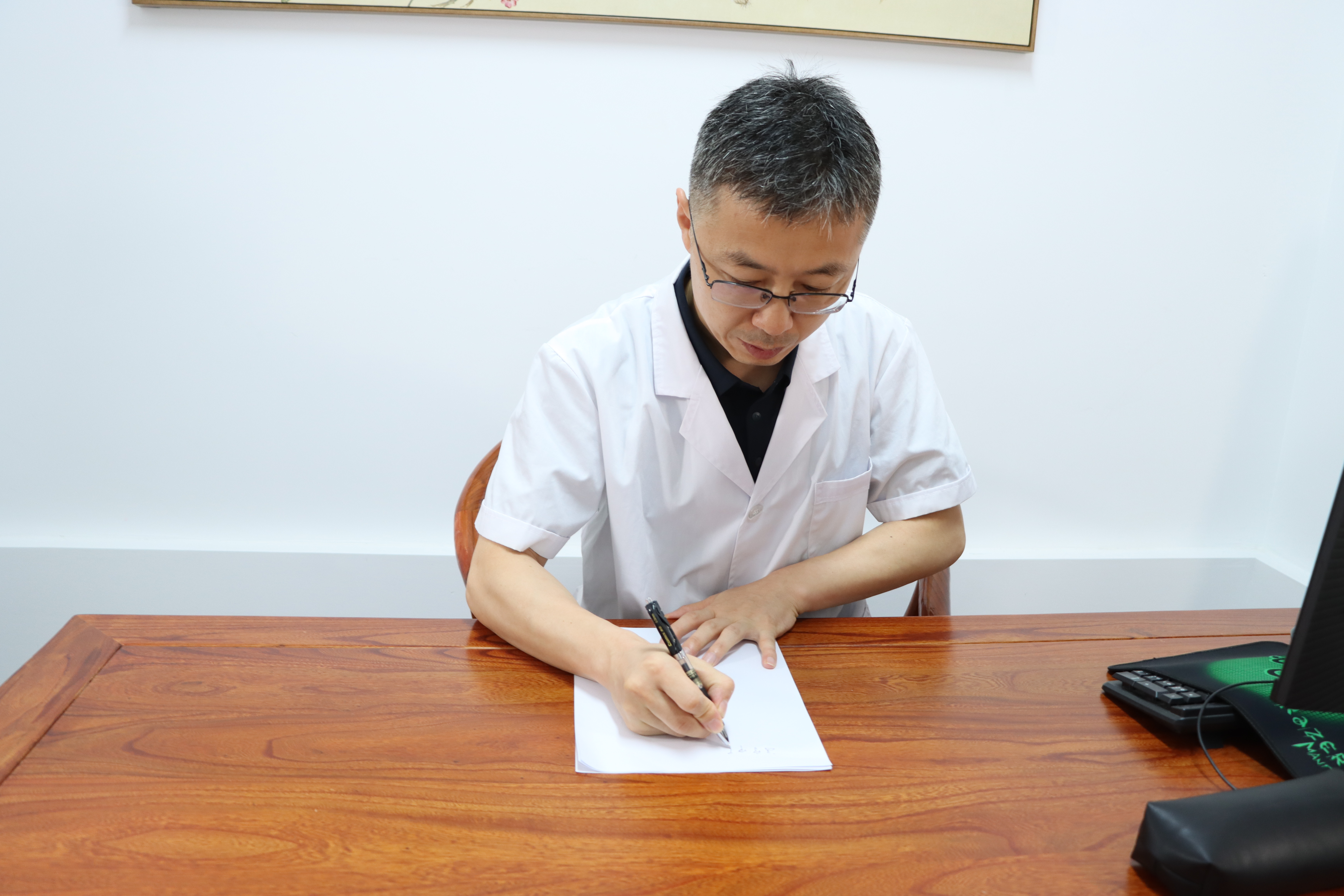 大家好,我是血液中医张小亮