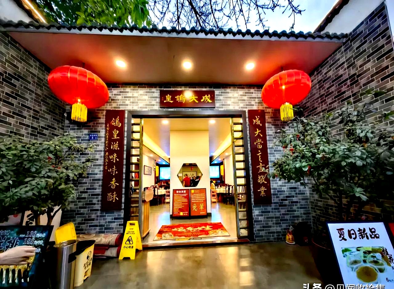 高中毕业那天,一个女同学邀请他去家里,还是卧室,爸妈都不在!