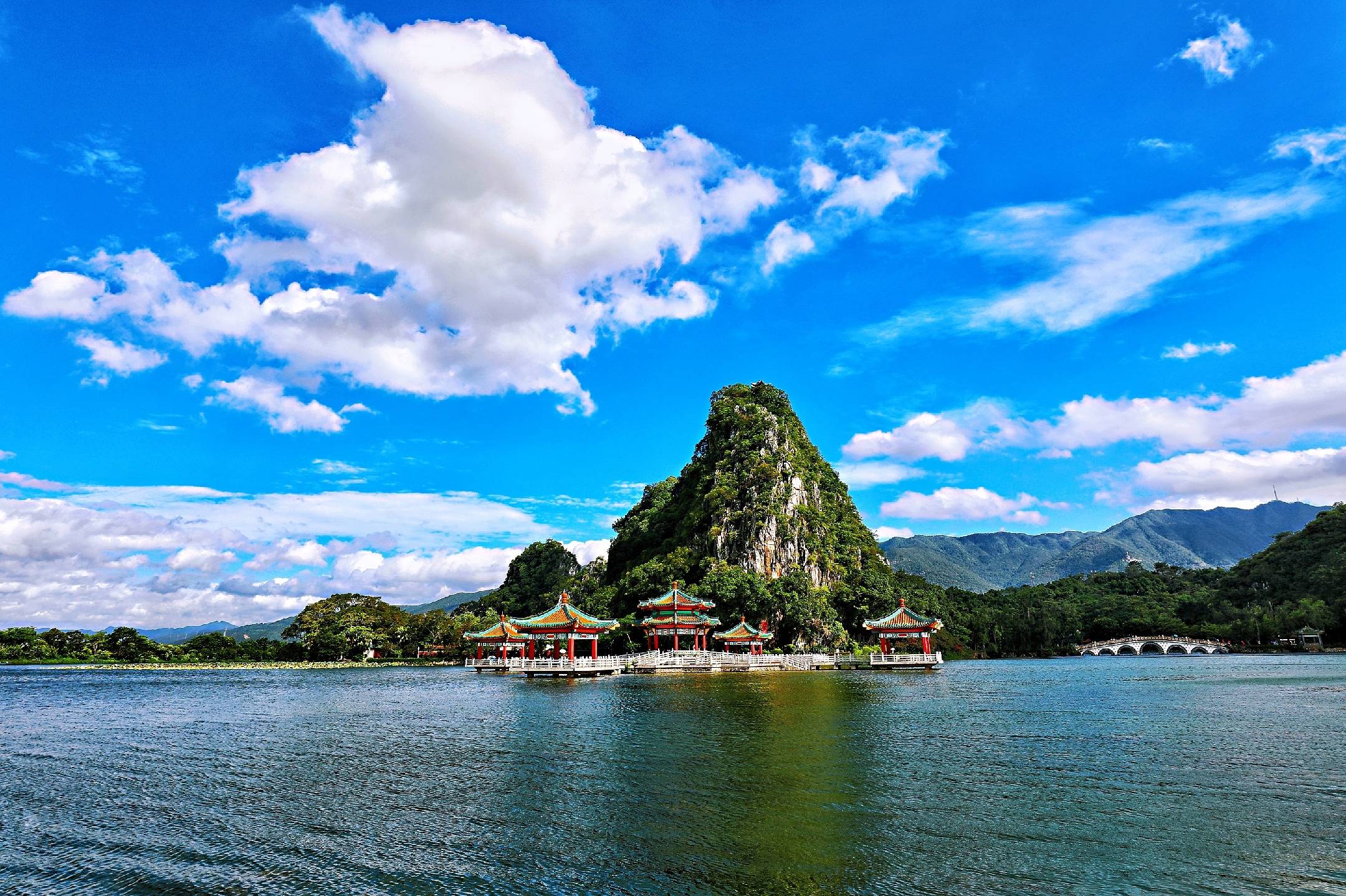 广东推荐的旅游景点有哪些(广东推荐的旅游景点有哪些名字)