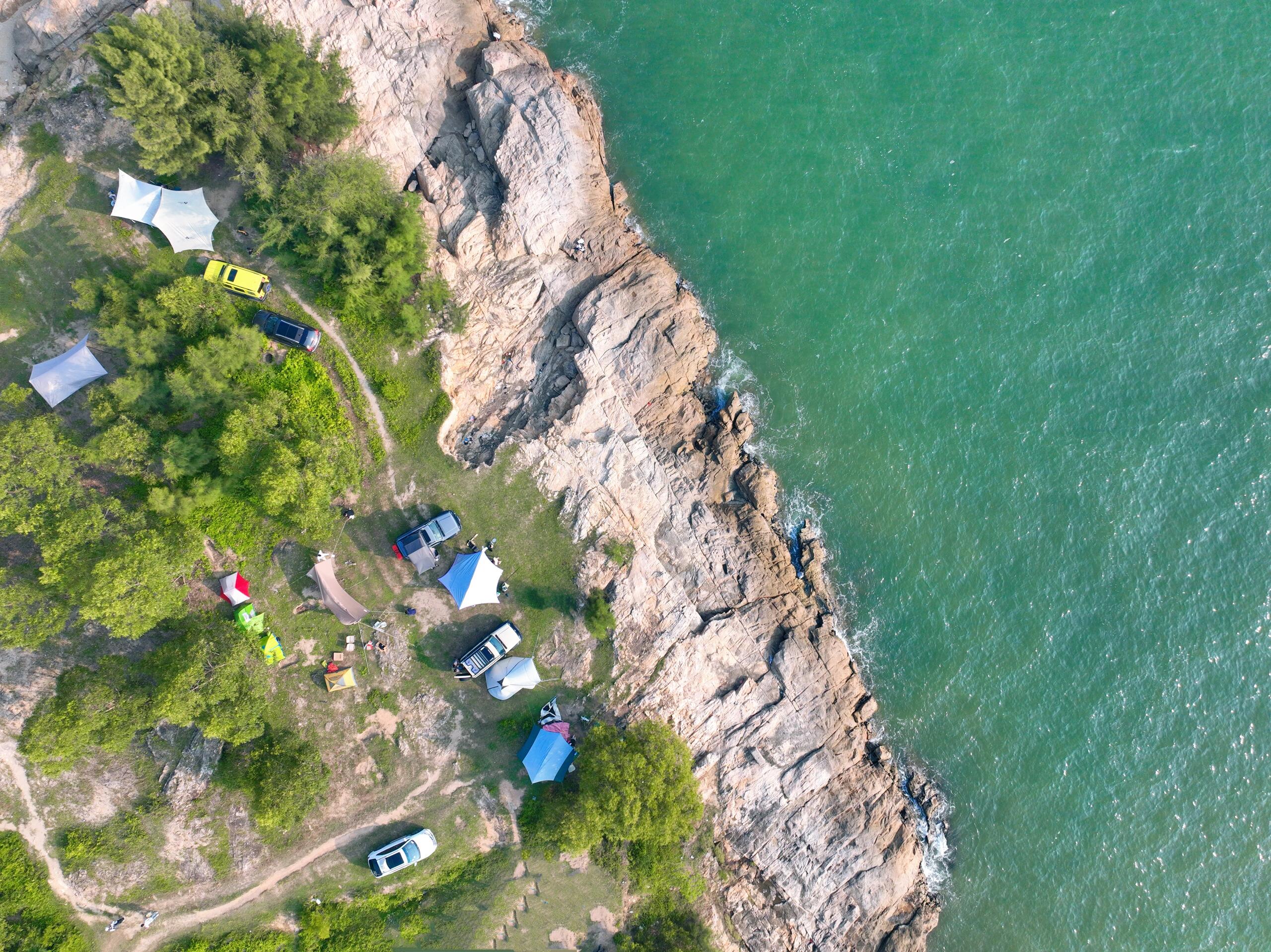 汕尾的这个海边悬崖露营地是个不错的选择  坐标:广东省汕尾市捷胜镇