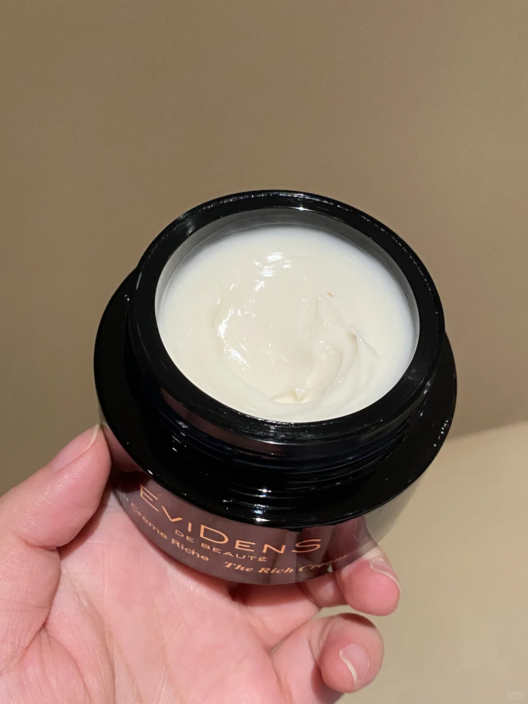 没别的花里胡哨话可以说了 真就是一分钱一分货 伊菲丹rich面霜我