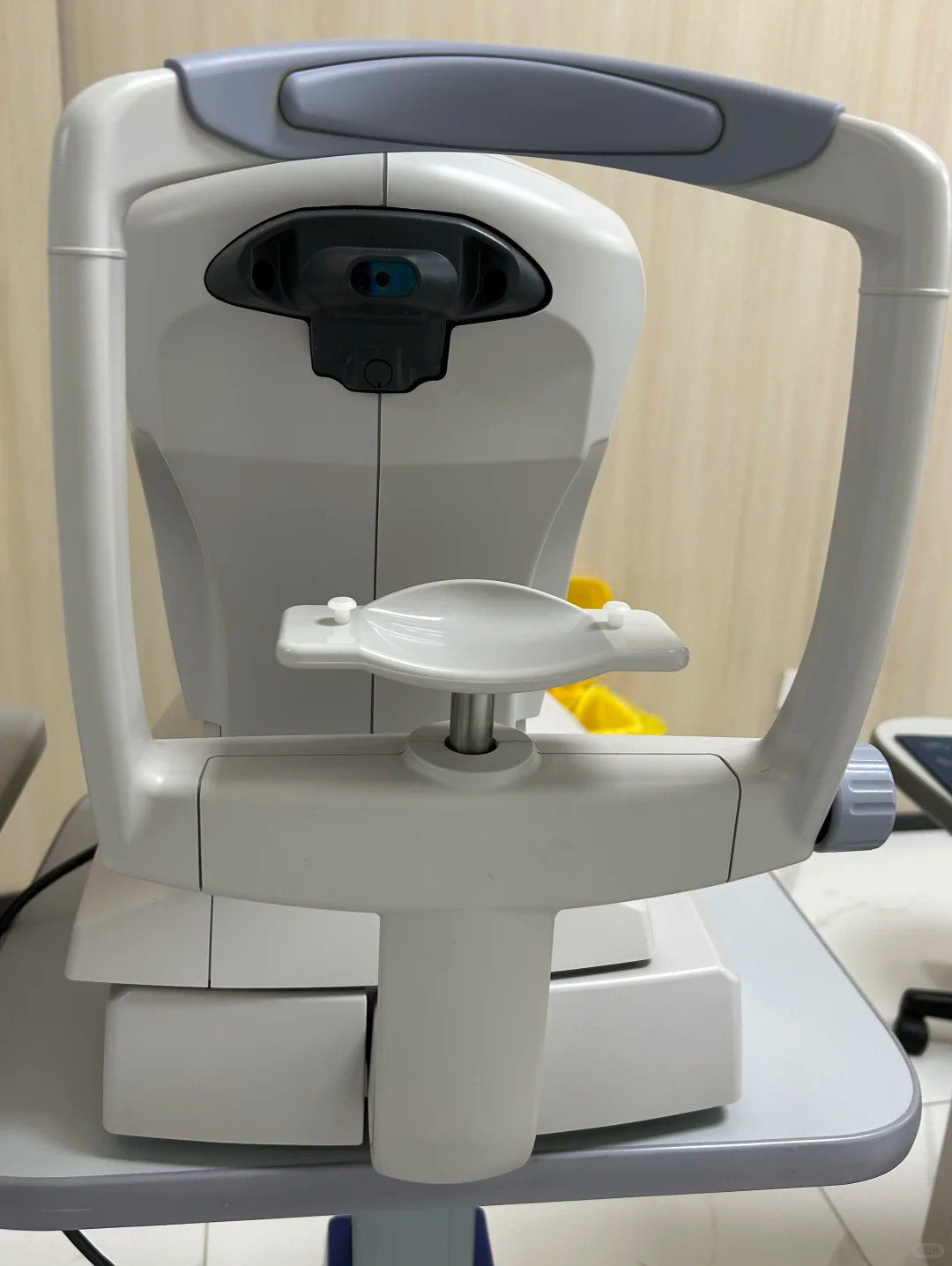 测眼压能帮助医生了解眼球内部压力情况