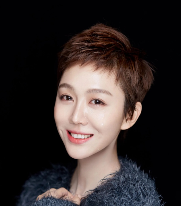 姜妍姐姐被问到为什么还不结婚,她说自己不急,因为自己能照顾好自己