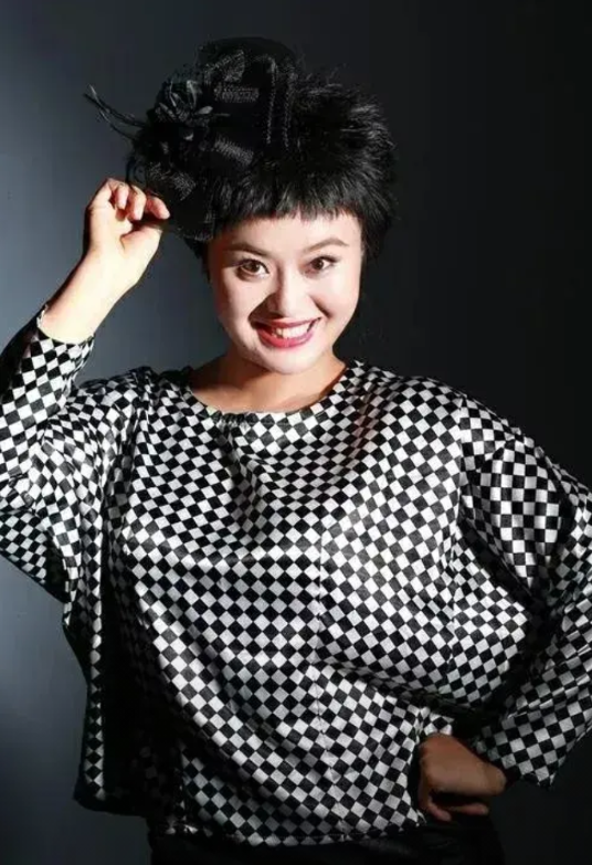 她简直是人间仙女!而且演技超棒,演什么像什么!