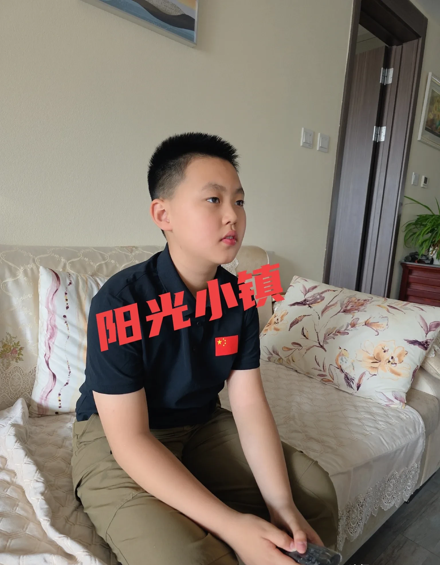 因为下午还有课,中午得赶紧走.12点就送他们去高铁站
