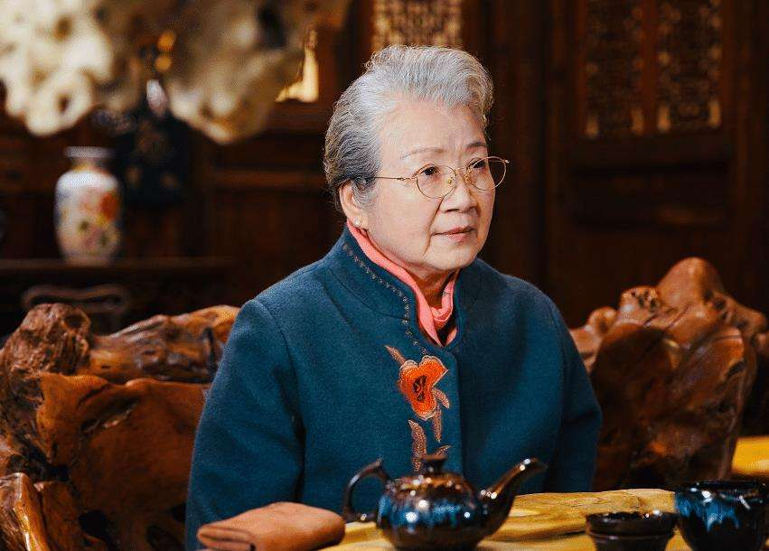 1990年,张艺谋筹拍《大红灯笼高高挂》,46岁的曹翠芬