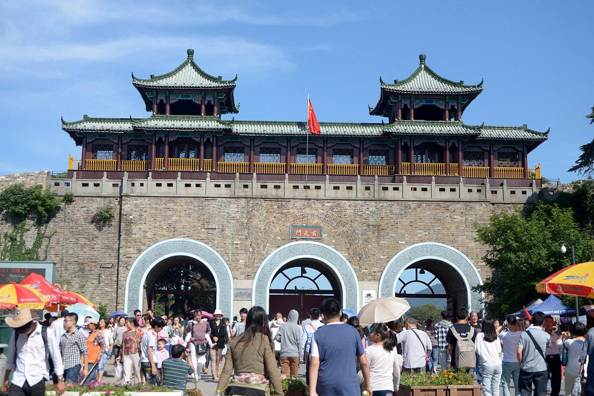 1,真心话,北京的夏天也很热,并不推荐暑假来北京,尤其是8月份会溉热