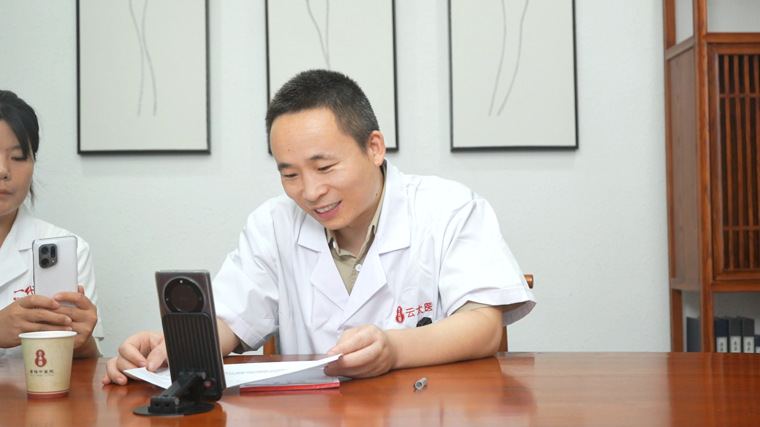 就在线上找我咨询腺样体肥大的问题,家长说孩子睡觉总是打鼾,张嘴呼吸