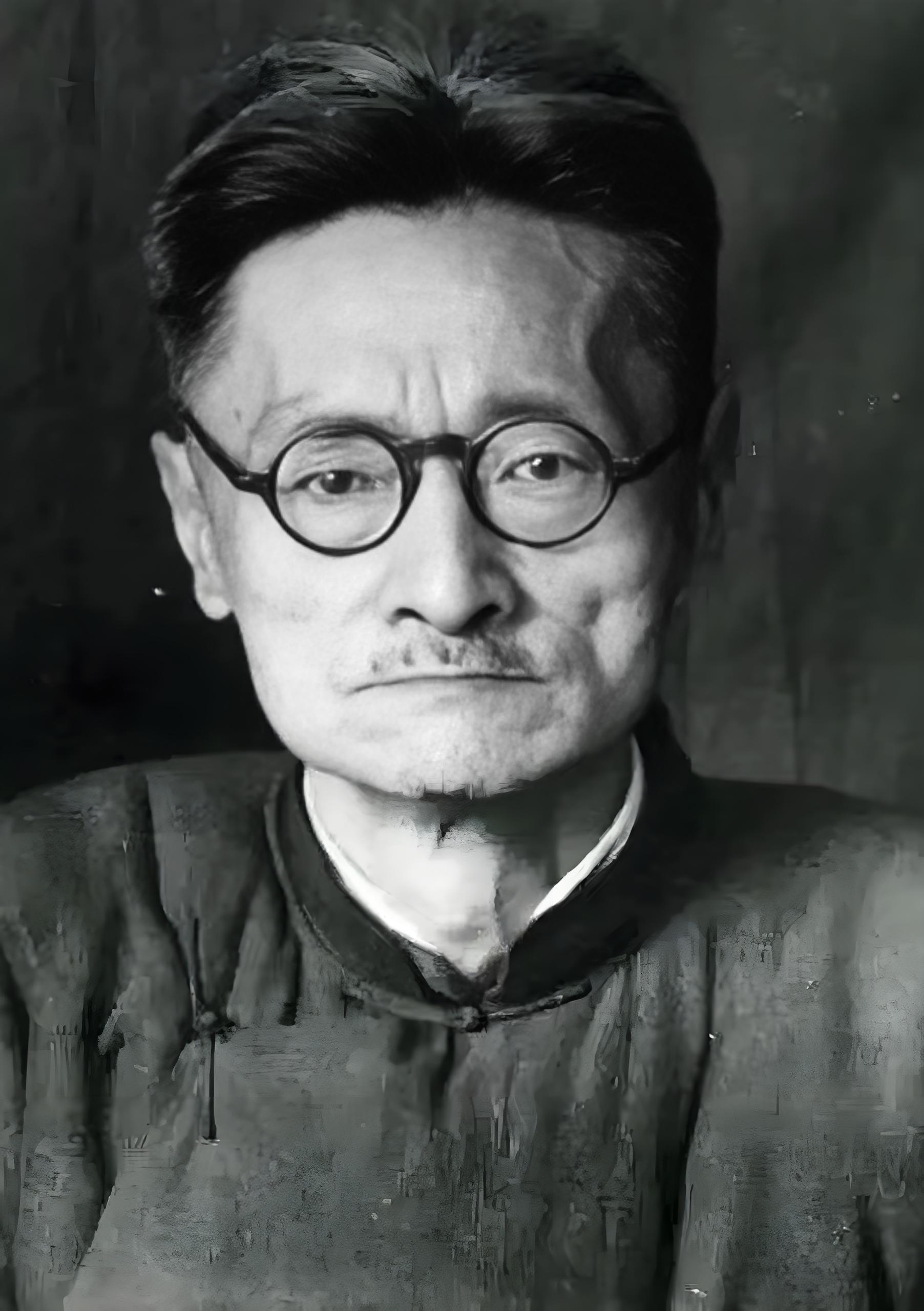 老蒋竟然跟刘文典(安徽大学的校长)吵架,并且还动手动脚,而且还是在