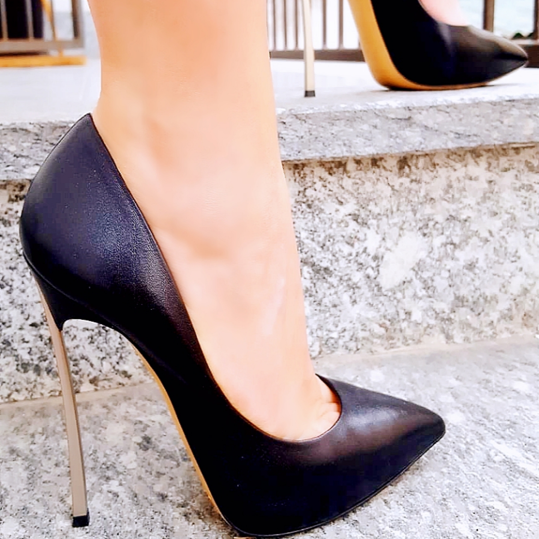 高跟鞋是女人们又爱又恨的东西