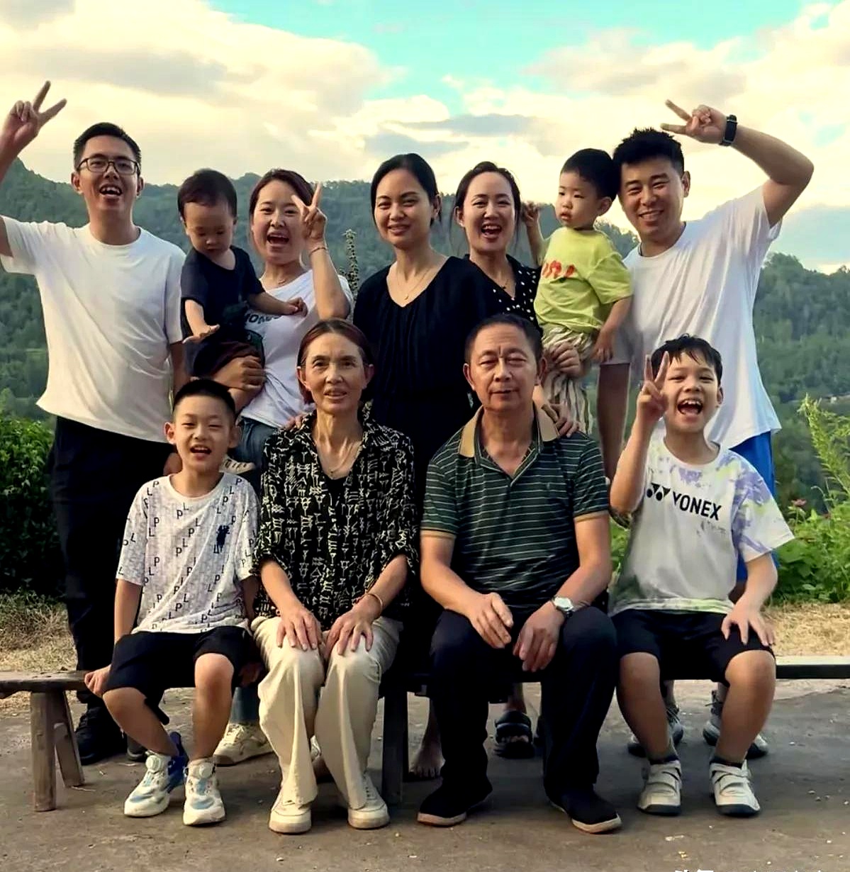 可大家最关心的那位大姐夫,果然还是没露面