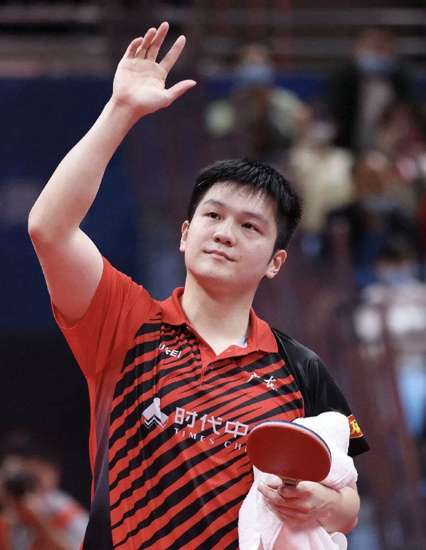 樊振东的招牌手势真是太有特点了!