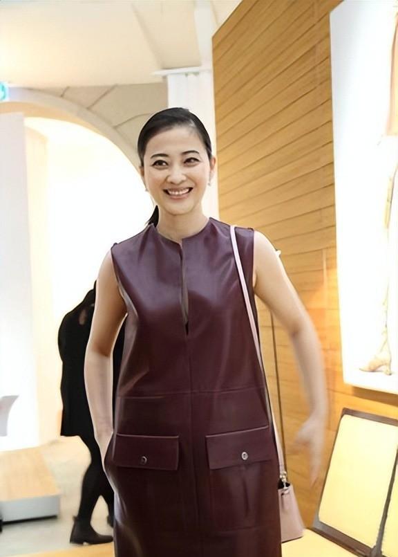 49岁的梅婷,这状态简直绝了!