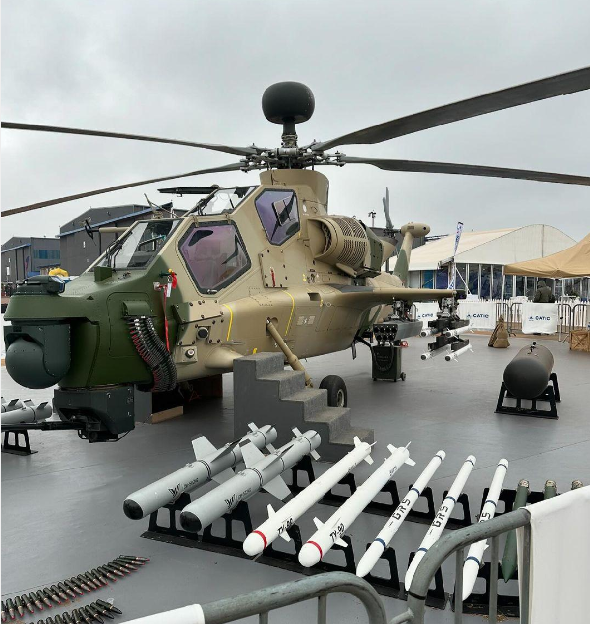 巴基斯坦40架武直10me已经投入服役,以前还说要买土鸡的直升机,经过