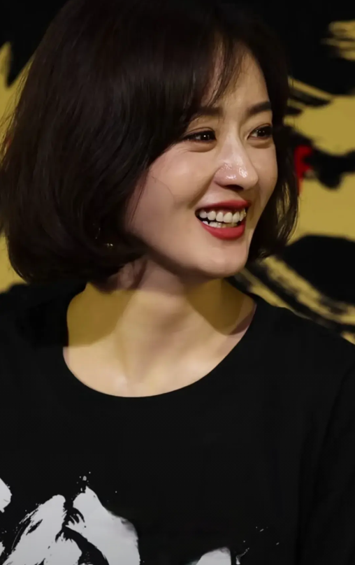 赵丽颖居然老成了这样,一点都认不出来,当妈后的她真是呈现断崖式衰老