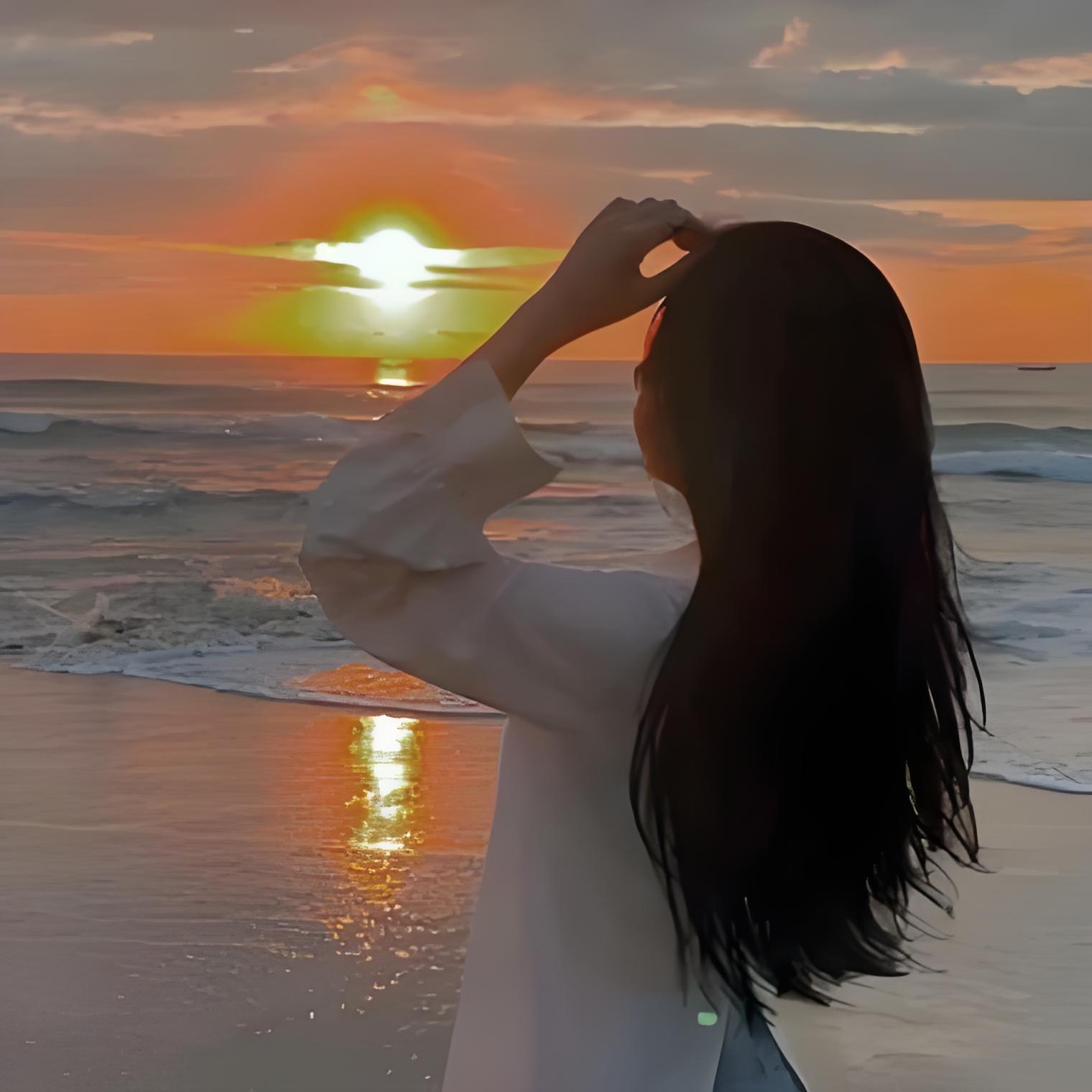 日落人物宁静大海头像唯美人的背影绛橘色的日落头像图片红红仍是你