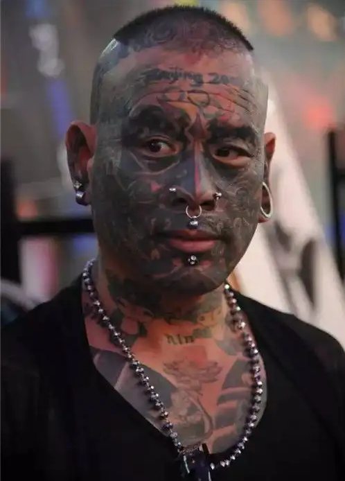 中国纹身第一人刘新明的故事