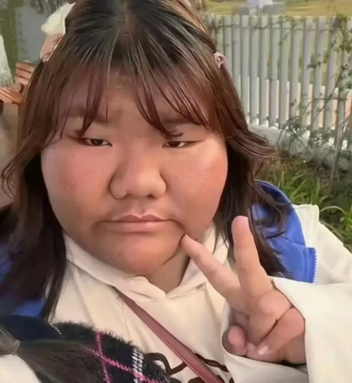 以后我要是找男朋友,一定得找个长相帅气,会赚钱